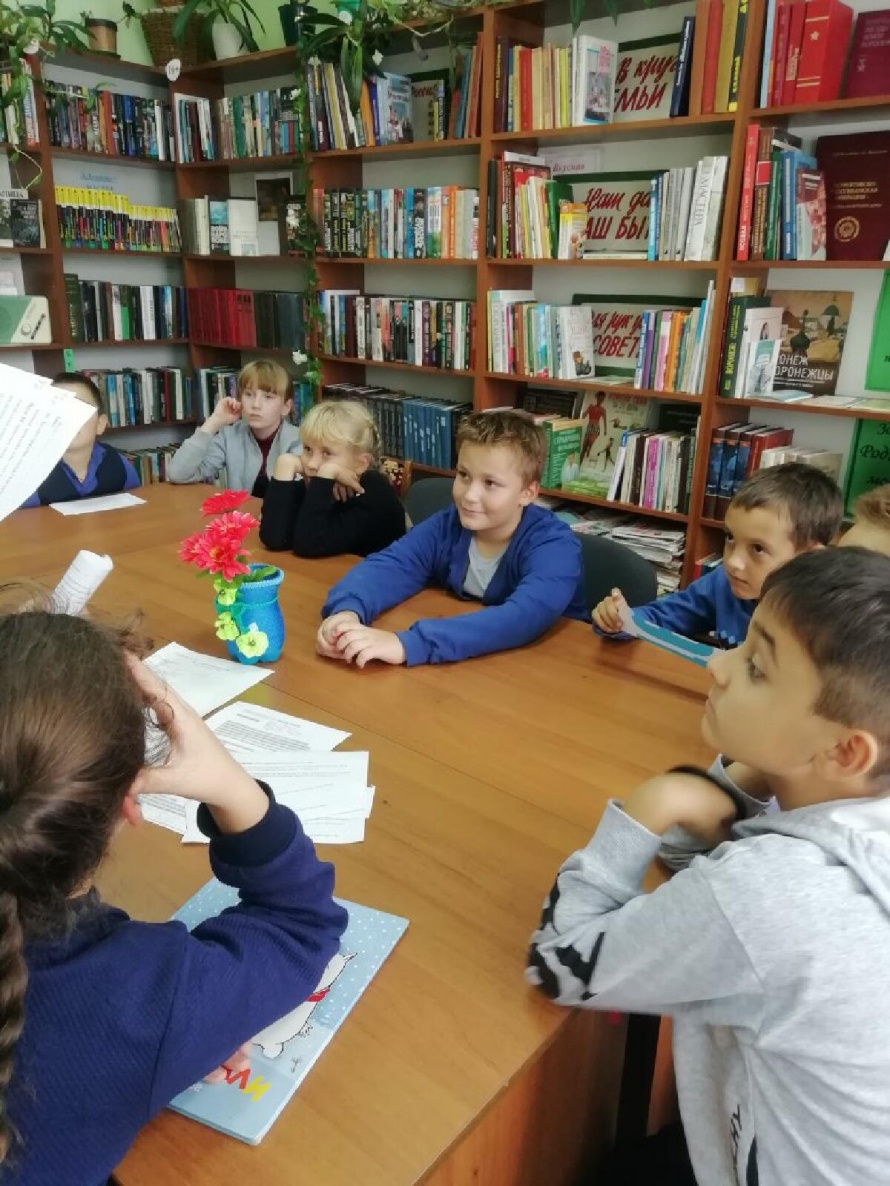 8 октября в Новобелянском СДК состоялся детский утренник "Собираем урожай!"